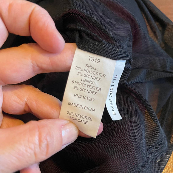 NWT Alexia Admor Women's Sequins Velvet Cold Shoulder Blouse Size M - Picture 7 of 9